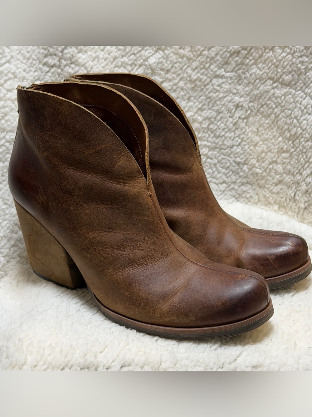 Korks Shamira Distressed Brown Leather Heeled Ankle Boots Booties Women’s 11